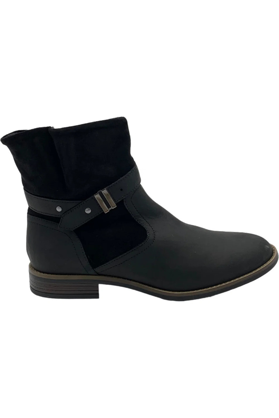 Clarks Collection Leather Mid Boots Camzin Strap Black - Medium
